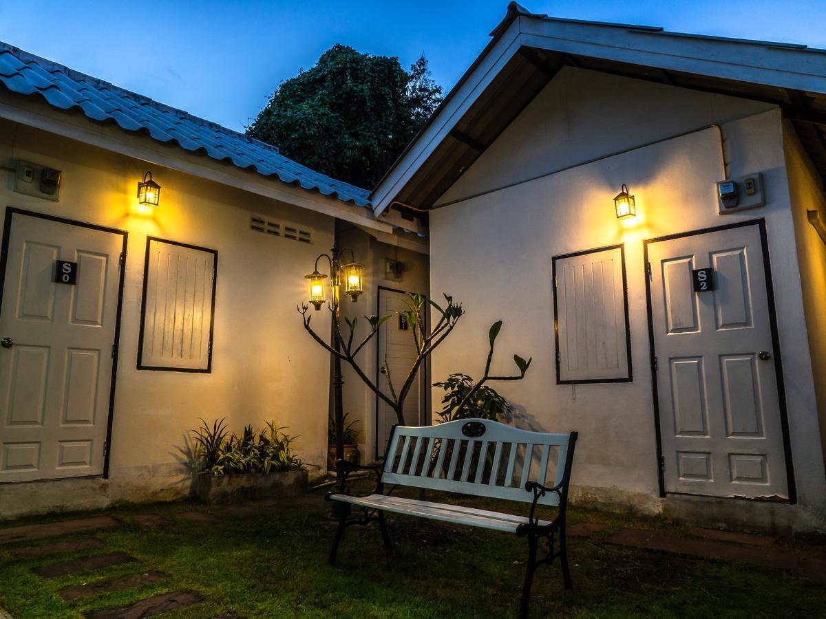 Tommy Huts Hotel Chiang Mai Exterior photo