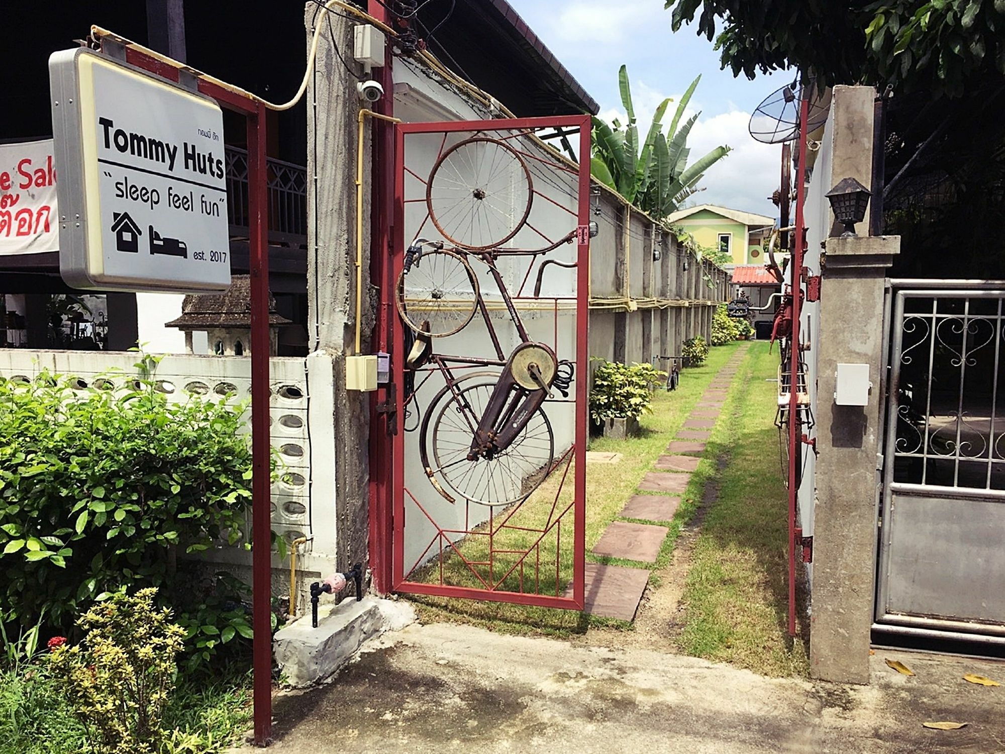 Tommy Huts Hotel Chiang Mai Exterior photo